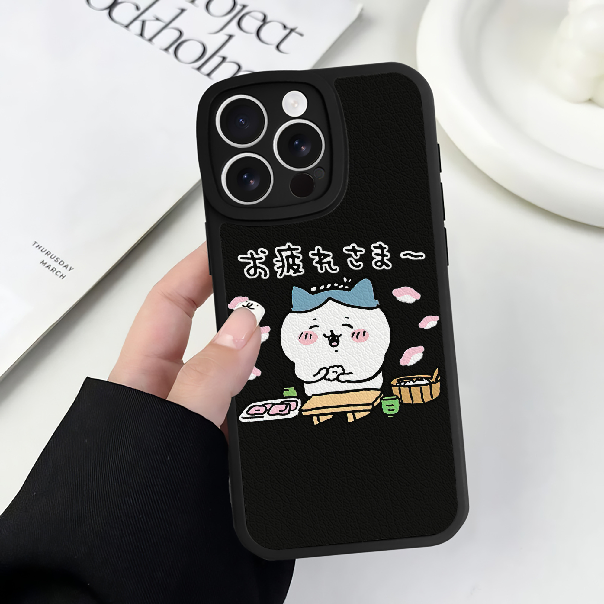 （画像用） ちいかわ ハチワレ Chii-kawa hachiware 【iPhone 16シリーズ対応】シリコンスマホケース（レザー調） 材質：シリコン